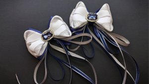 Школьные бело-синие банты (видео) репсовая лента кружево стразы (2521)