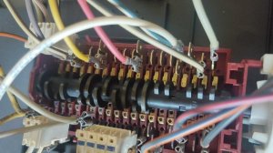 Внутри электроплиты Bosch Hea23B2.0