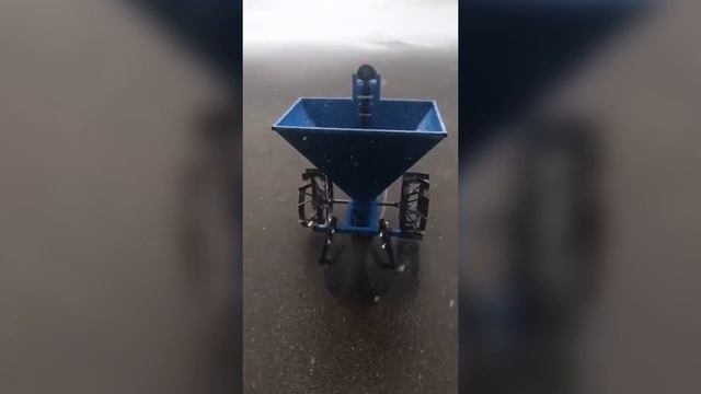 Картофелесажалка КС-01-01П с дозатором для удобрений-1 смотреть онлайн