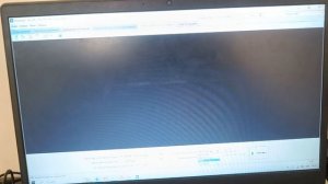 Машина троит и не едет.