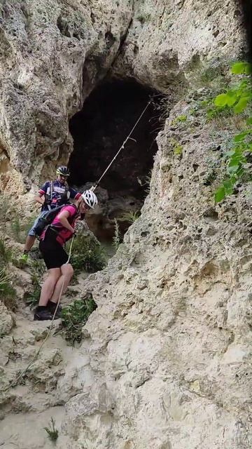 Скалолазка  Пещера братьев Греве ⛰️ #скалолазание #пещера #актив смотреть онлайн