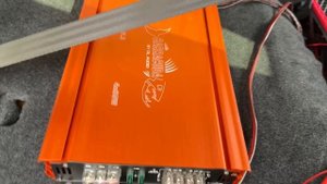 Установка усилителя Dl audio Raven Compact 4.220 в Mitsubishi Lancer X