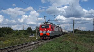 Электровоз 2ЭС5К-444 с наливным поездом заходит в нечётную горловину станции Кудьма