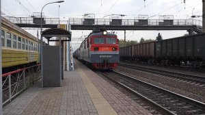 Электровоз ВЛ80Т-1937 с контейнерным поездом.