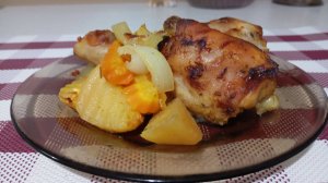 КУРИЦА в духовке. На гарнир РЕПА и Морковь!