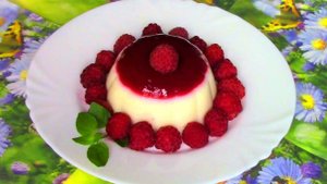 Панна котта с малиной