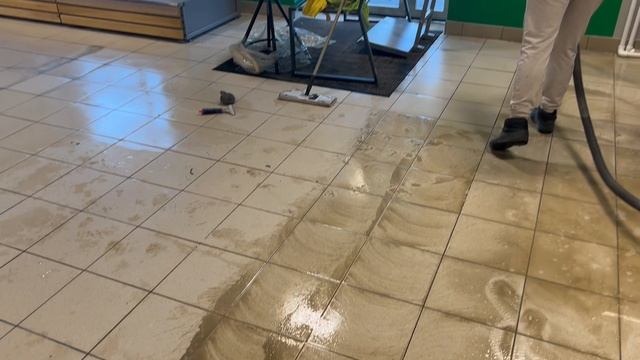 Чистка напольной плитки