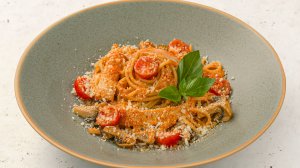 Паста с курицей том ям