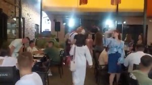 Очень уютное уличное кафе в Бресте.😉🌸😊👍❤️🔥👌.mp4