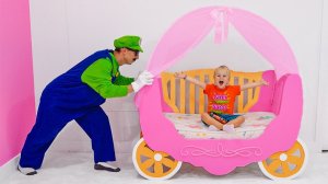 Влад и Ники. Новая комната для малышки Алисы! Веселые истории для детей!