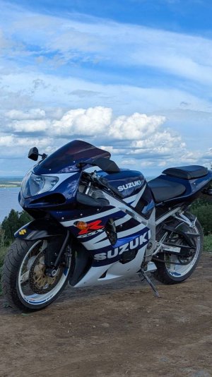 Suzuki GSX-R 600 k3 2003 год. Видео на продажу.