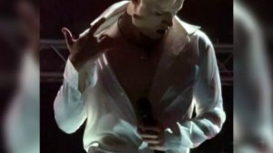 Сегодня из окна я наблюдаю дождь... и слушаю песню в исполнении Нины Сазоновой... с благодарностью..