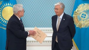 Токаев одним ударом разбил доску после вручения черного пояса по тхэквондо