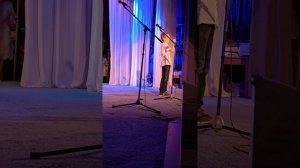 "Встанем", автор: Шаман