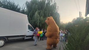 сюрприз. бурный мишка. ростовые куклы. аниматоры.