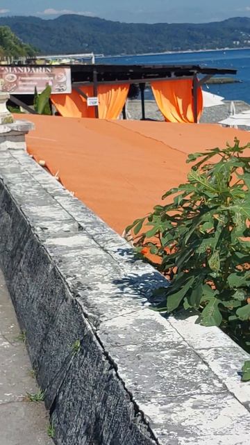 Пляж Мандарин в Сухуме смотреть онлайн