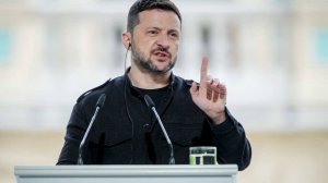 Слова Зеленского о выезде украинцев моложе 22 лет из страны назвали популизмом