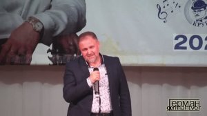 Михаил Образцов со своей авторской песней "Мама"