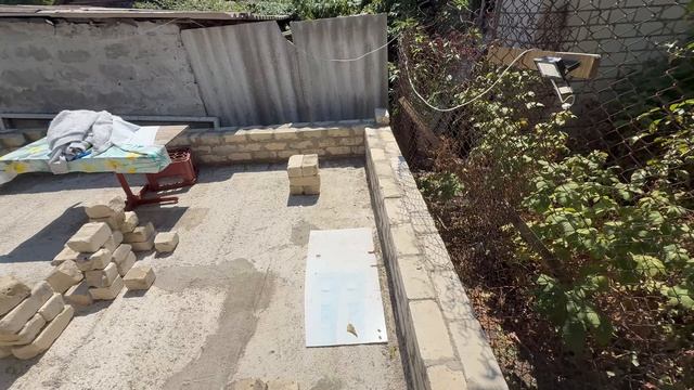 Спилил почти все ветки что мешают жить  СТРОЙКА ПРОДОЛЖАЕТСЯ