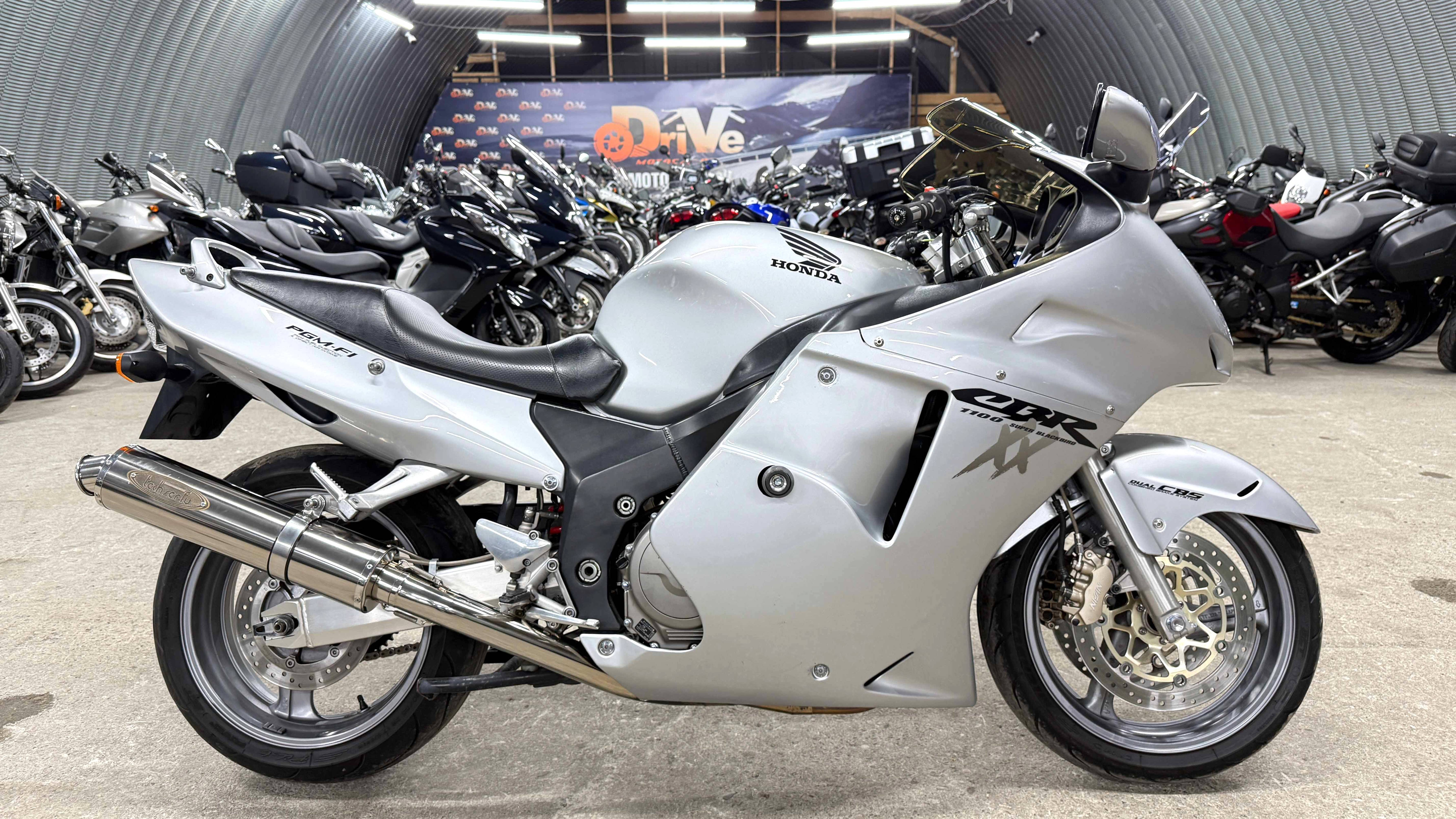 Обзор Honda CBR 1100 XX |В НАЛИЧИИ| смотреть онлайн