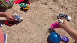 Самый крутой футболист на пляже. УМ МАУСЫ Видео для детей