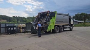 Мусоровоз Zoomlion 22 м³ на шасси FAW 6×4 — демонстрация работы