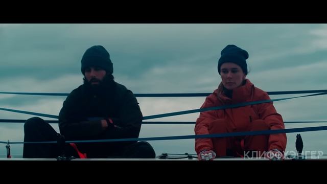 Друзья ВЫЖИВАЮТ посреди ОКЕАНА и превращаются в МОНСТРОВ пожирающих друг друга пересказ