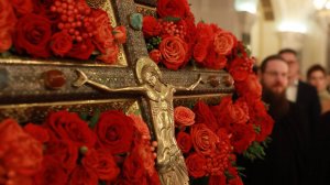 Вечернее богослужение с великим славословием. Изнесение Честного Креста