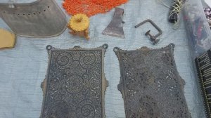 Барахолка в воскресенье. Уделка. Санкт-Петербург.