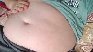 ИГРАЮ С ЖИВОТИКОМ🤤🤤🤤🤤