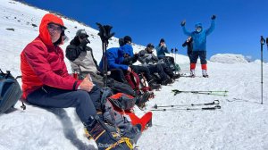 Группа Клуба 7 Вершин «Греки» поднимается на Скалы Пастухова