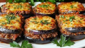Рецепт из баклажанов! Быстро и вкусно! Вкусные баклажаны с мясной начинкой и сыром! 🍆🧀