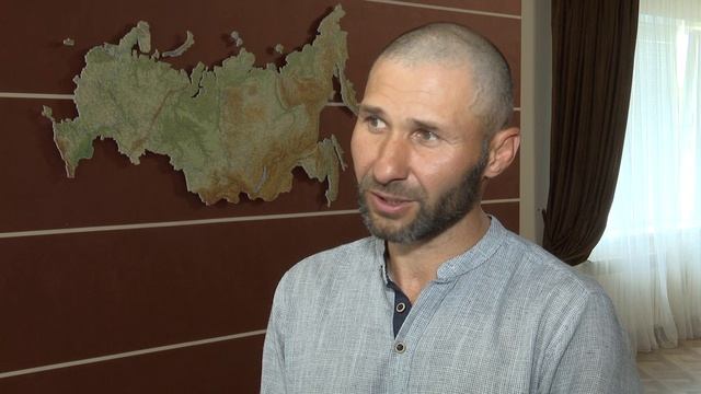 "Покорители Эльбруса" (на черкесском языке)