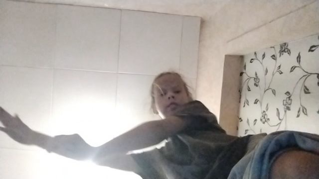 Танцую под мамину песню (отрывок)💃 Но плохо слышно...🤥 👩🏻Маша иКкристинка👧🏼 смотреть онлайн