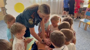 Курские спасатели провели необычный урок ОБЖ в детском саду