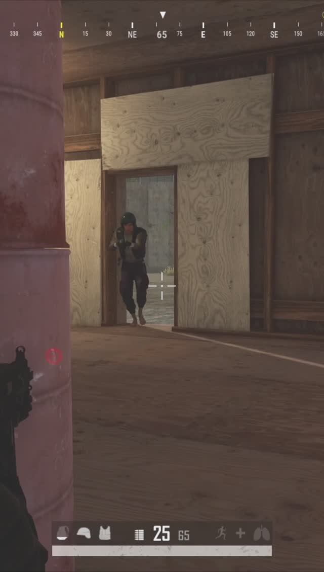 ДРУЗЕЙ ПОЛОЖИЛИ -  ОДИН ПРОТИВ КОМАНДЫ PUBG 2024 #приколы #short #pubg