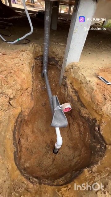 Пробурили абиссинскую скважину, ввели воду в дом, подключили насосную станцию смотреть онлайн