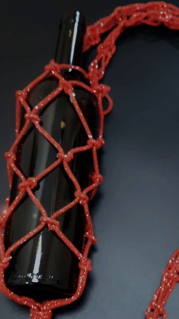 Авоська для бутылки из стразового шнура в технике макраме❤️ смотреть онлайн