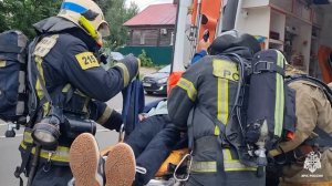 В Костроме сотрудники МЧС России отработали действия по тушению условного пожара в техникуме