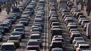 Эксперт указал на пользу платных парковок в Москве