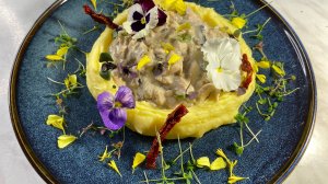 фрикасе с картофельным пюре