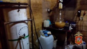 Полицейские задержали москвича, который в доме бывшей жены организовал подпольную нарколабораторию