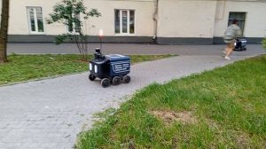 Робот - 🤖 - курьер. Москва