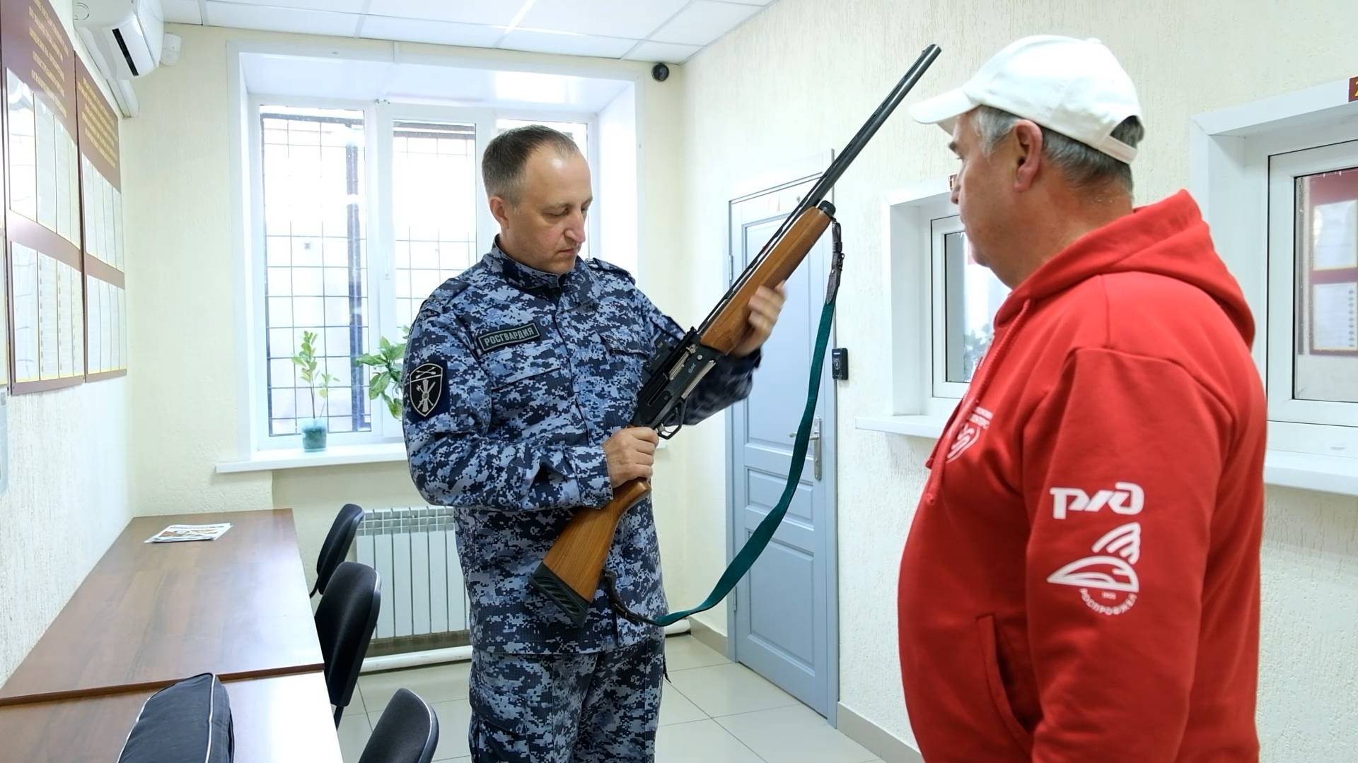 Бойцам СВО передают оружие от жителей Хакасии