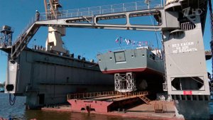 В Санкт-Петербурге спустили на воду многоцелевой боевой фрегат "Адмирал Амелько"