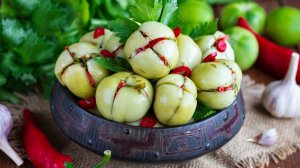 🌿 Зелёные помидоры по-грузински — острое, ароматное, по-домашнему! Просто и пикантно.