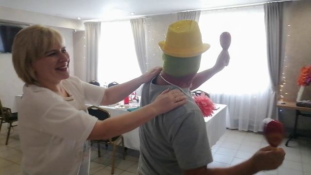 И снова Джим Керри на юбилее в кафе "Пузата Хата" смотреть онлайн