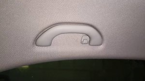 Снятие ручки потолка VW Polo лифтбек