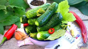 Хрустящая закуска. БЫСТРЫЕ МАЛОСОЛЬНЫЕ ОГУРЦЫ