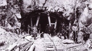 В 1748 году  был найден  огромный туннель под Уралом